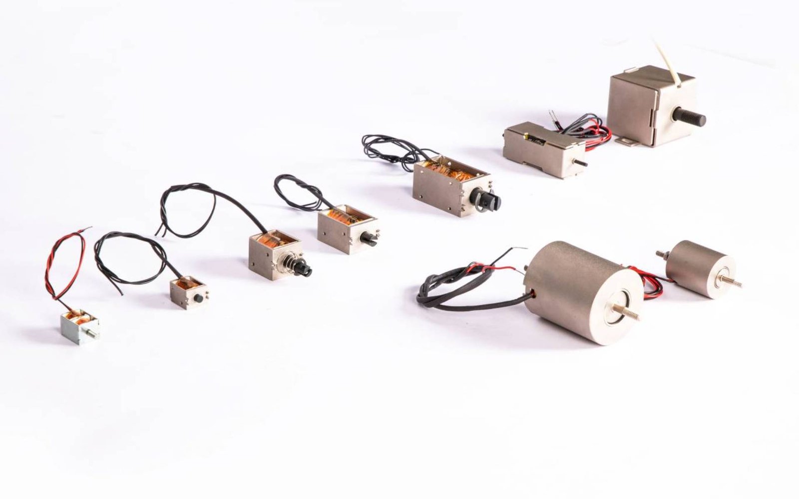 Linear Solenoids (20 to 84 mm)